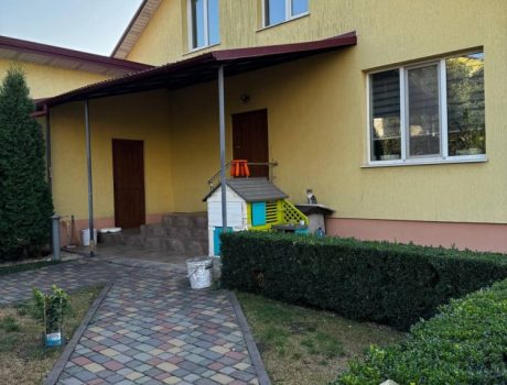 Продаж будинку 3 кімнати 118 кв. м. 6 сот. 2-й проїзд Бурштиновий (Південно-Захід) Хмельницький