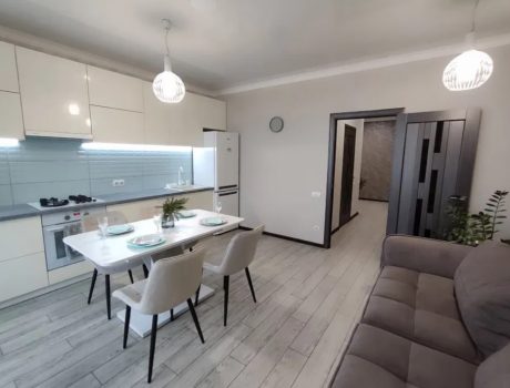 Продаж квартири 2 кімнати 76 кв. м. Паркова (Центр) Хмельницький