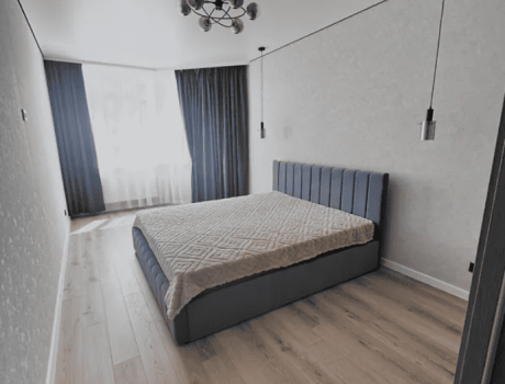 Продаж квартири 2 кімнати 76 кв. м. Будівельників (Виставка) Хмельницький