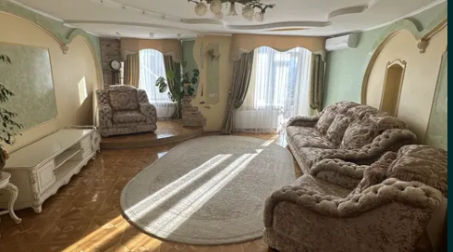 Продаж квартири 3 кімнати 130 кв. м. (Центр) Хмельницький