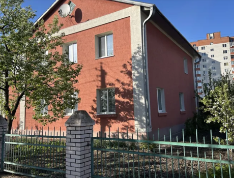 Продаж будинку 6 кімнат 205 кв. м. 6 сот. Н. Берегова (Виставка) Хмельницький
