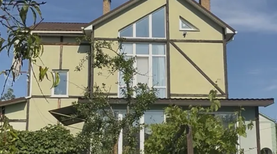 Продаж будинку 360 кв. м. 10 сот. пров. Пролісковий (Лезнево) Хмельницький