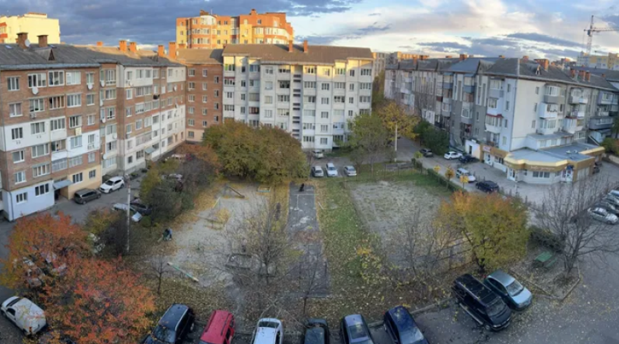 Продаж квартири 4 кімнати 126 кв. м. (Виставка) Хмельницький