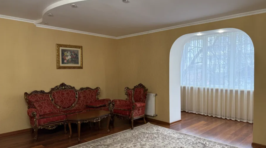 Продаж квартири 3 кімнати 124 кв. м. Водопровідна (Центр) Хмельницький