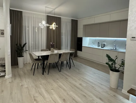 Продаж квартири 3 кімнати 92 кв. м. 1 сот. Підгірна (Виставка) Хмельницький