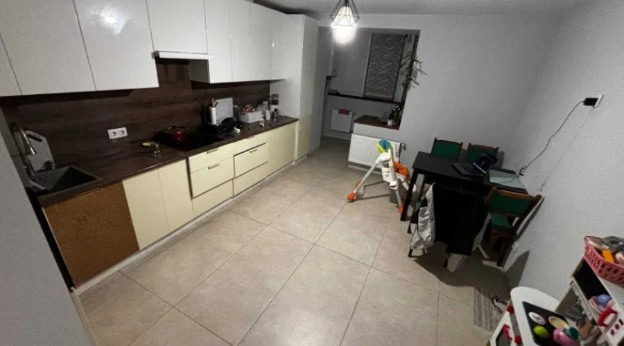 Продаж квартири 4 кімнати 123 кв. м. (Виставка) Хмельницький
