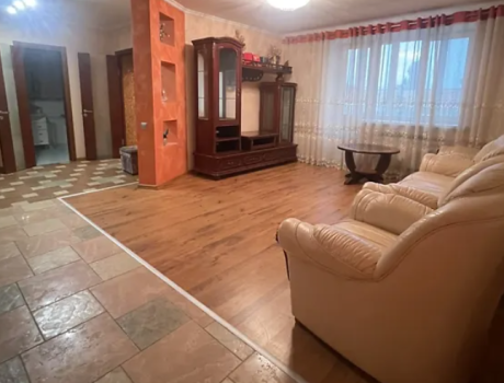 Продаж квартири 4 кімнати 143 кв. м. просп. Миру (Виставка) Хмельницький