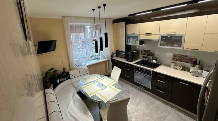 Продаж квартири 2 кімнатик 67 кв. м. Озерна (Виставка) Хмельницький