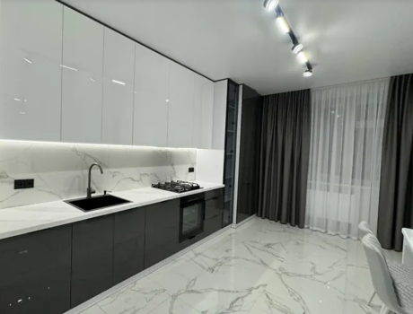 Продаж квартири 2 кімнати 67 кв. м. Кармелюка (Озерна) Хмельницький