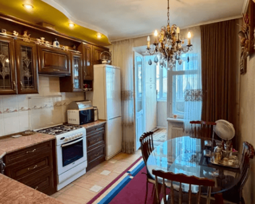 Продаж квартири 3 кімнати 93 кв. м. Озерна (Виставка) Хмельницький