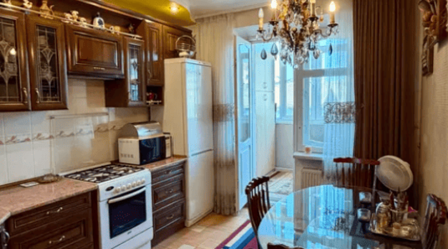 Продаж квартири 3 кімнати 93 кв. м. Озерна (Виставка) Хмельницький
