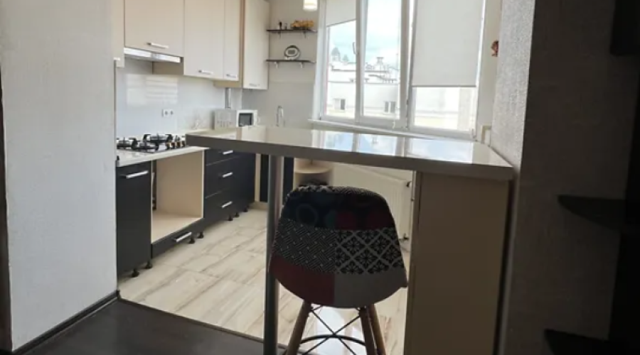 Продаж квартири 1 кімната 44 кв. м. Лісогринівецька (Озерна) Хмельницький