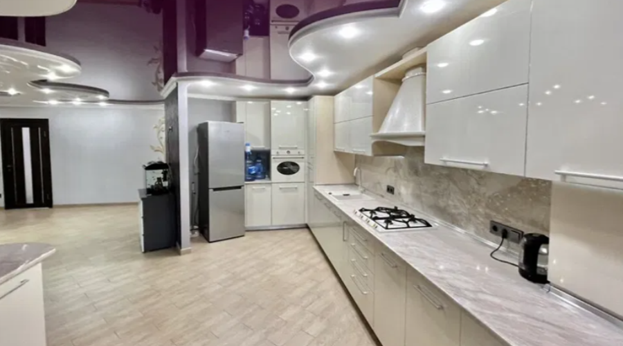 Продаж квартири 3 кімнати 127 кв. м. Подільська (Центр) Хмельницький