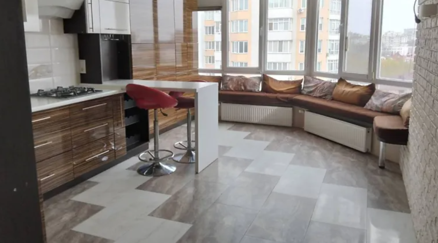 Продаж квартири 2 кімнати 71 кв. м. Будівельників (Виставка) Хмельницький
