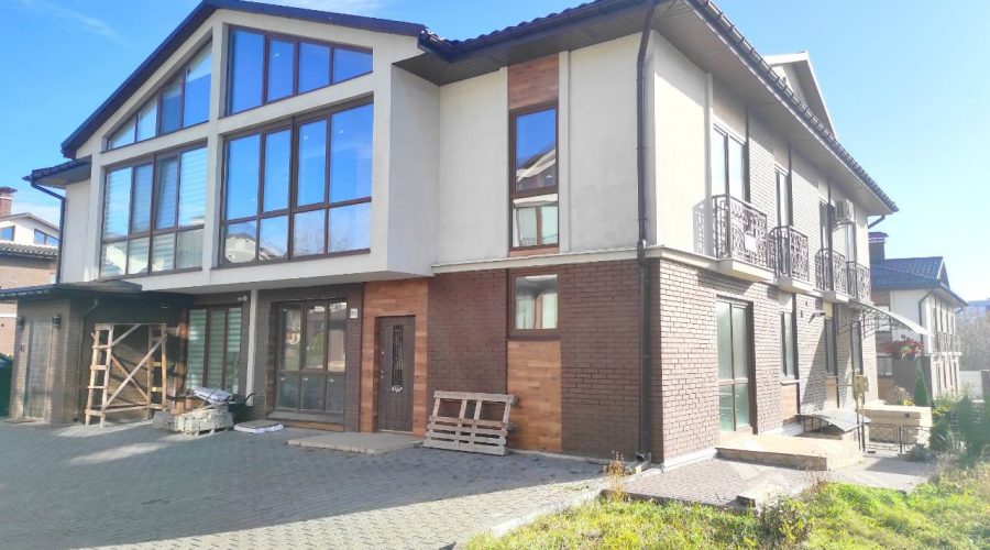 Продаж таунхаусу 3 кімнати 180 кв. м. 1 сот. Гетьманська (Виставка) Хмельницький